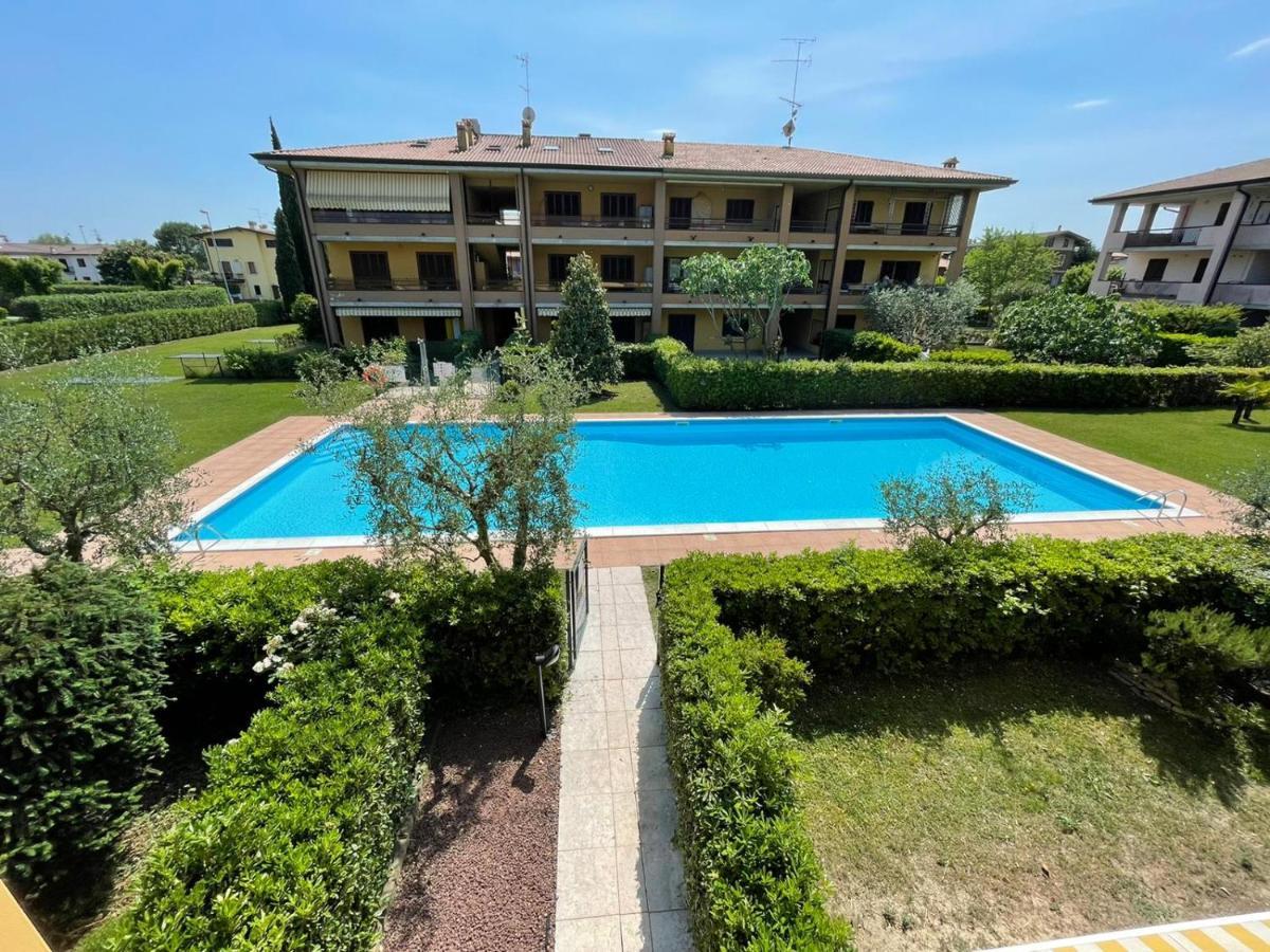 Gardappartamenti Tito Speri Pool And Garden Sirmione Exteriör bild